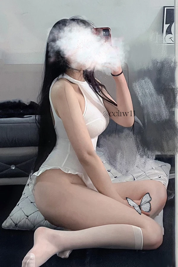 白虎福利姬@霉柿崽 C崽尺度私拍视图合集2